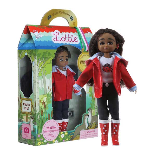 Wildlife Photographer Lottie Doll