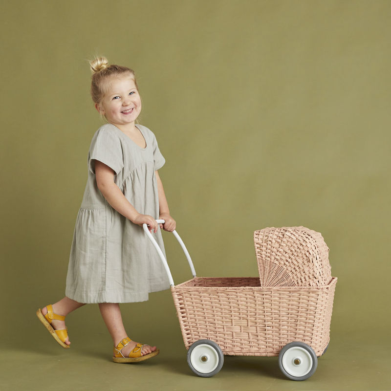 1569175372oe-strolley-rose-02
