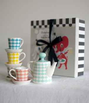 1575930523playporcelain_waves