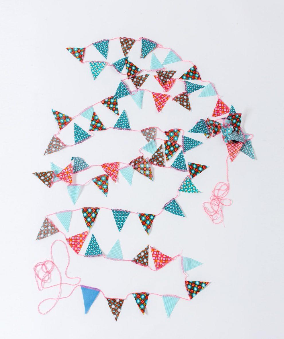 Petit Triangle Garland