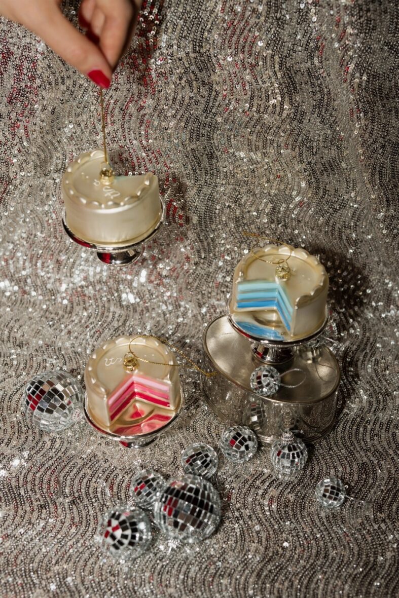 Gender Reveal Cake Bauble